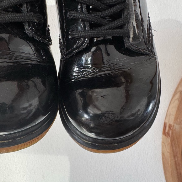 Girls 8C Dr. Martens Boots - Picture 4 of 6